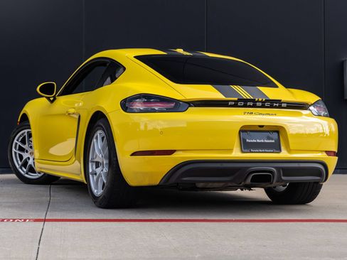 Certified 2019 Porsche 718 Cayman RWD image 3