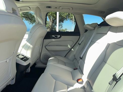 Used 2021 Volvo XC60 T5 Inscription w/ Protection Package Premier image 14