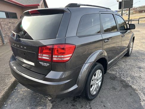 Used 2020 Dodge Journey SE image 9