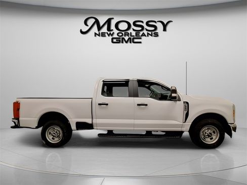 Used 2023 Ford F250 XL w/ XL Chrome Package image 4