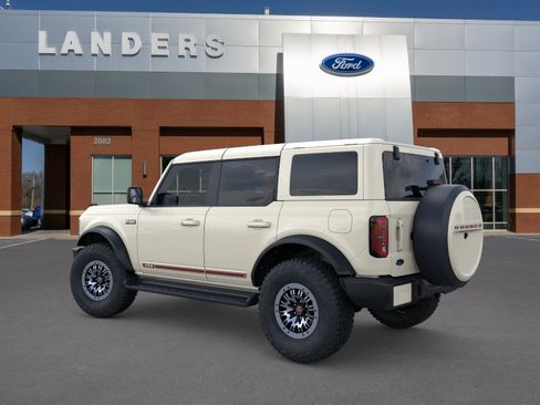 New 2026 Ford Bronco Outer Banks w/ Sasquatch Package image 4