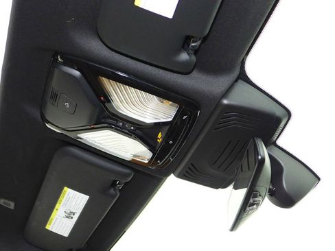 Used 2025 BMW X4 M40i w/ Premium Package image 17