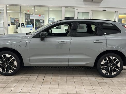 New 2026 Volvo XC60 T8 Plus w/ Protection Package Premier AWD/4WD image 8