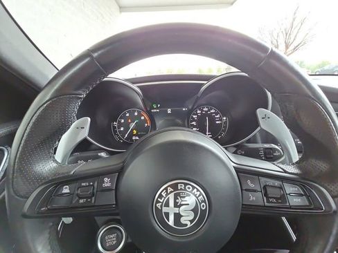 Used 2023 Alfa Romeo Giulia Sprint image 25