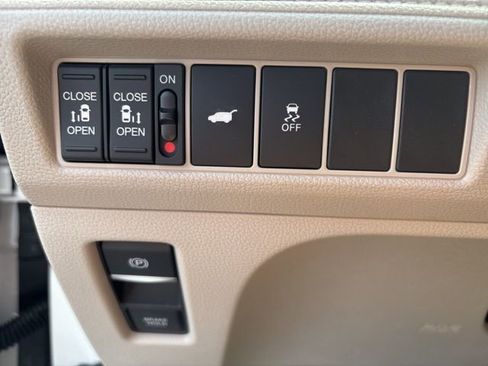 Used 2026 Honda Odyssey EX-L image 17