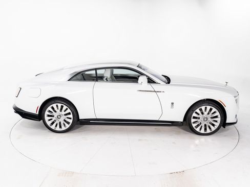 Used 2025 Rolls-Royce Spectre w/ Spectre Launch Package image 6