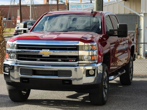 Used 2018 Chevrolet Silverado 2500 LT w/ All Star Edition image 3