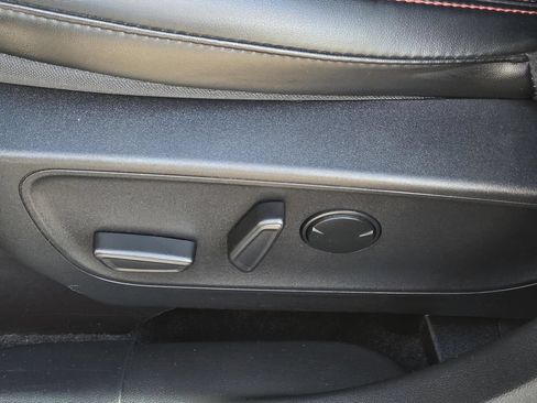 Used 2025 Ford Escape ST-Line Select AWD/4WD image 15