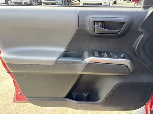 Used 2021 Toyota Tacoma SR5 w/ SR5 Appearance Package (SM) image 14