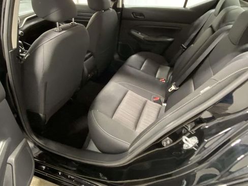 Used 2024 Nissan Altima 2.5 SV image 8