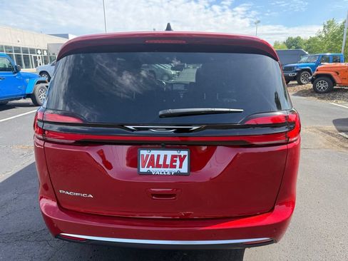 New 2027 Chrysler Pacifica Select w/ Family Tech Group FWD image 6