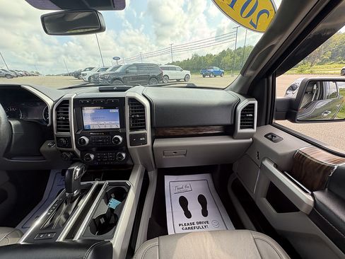 Used 2019 Ford F150 Lariat w/ Equipment Group 502A Luxury AWD/4WD image 22