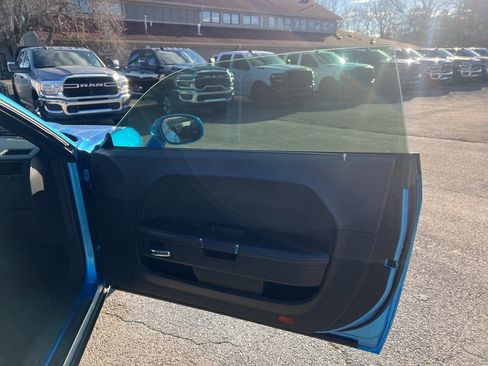 Used 2010 Dodge Challenger SRT8 w/ SRT Option Group II image 15