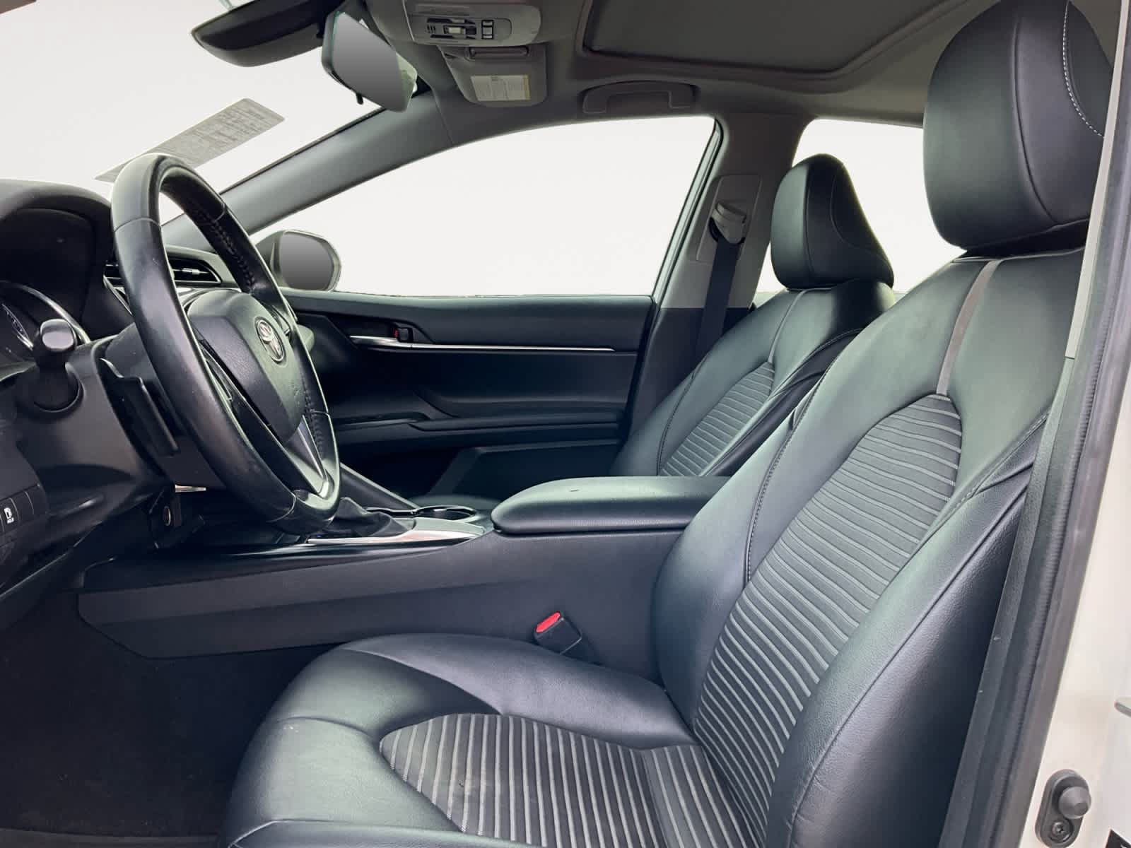 Used 2020 Toyota Camry SE FWD image 10