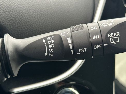 Used 2017 Toyota Prius Three image 33