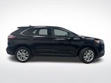 Used 2022 Ford Edge Titanium image 2