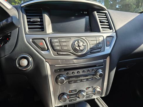 Used 2020 Nissan Pathfinder SL FWD image 18