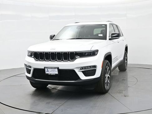 New 2025 Jeep Grand Cherokee Limited image 3