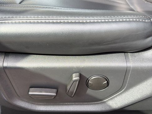 Used 2024 Ford Expedition Max XLT image 12