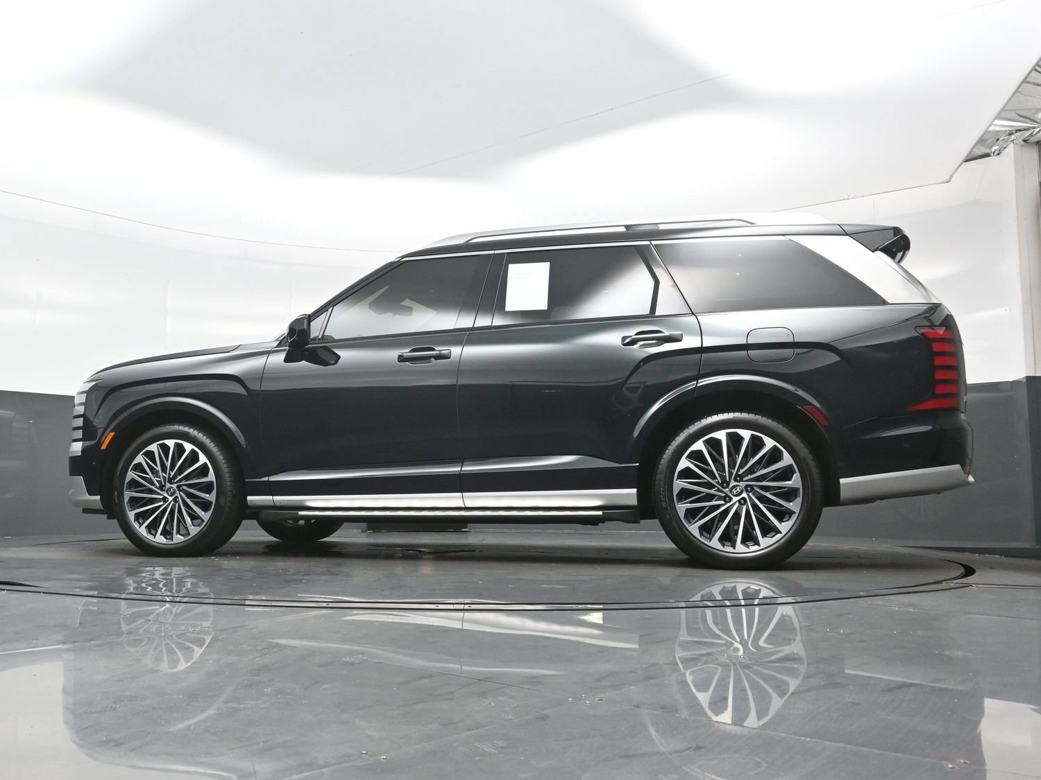 Certified 2026 Hyundai Palisade Calligraphy AWD/4WD image 29