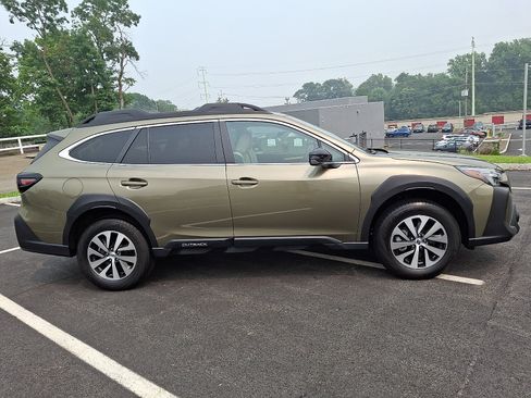 Certified 2025 Subaru Outback Premium AWD/4WD image 7