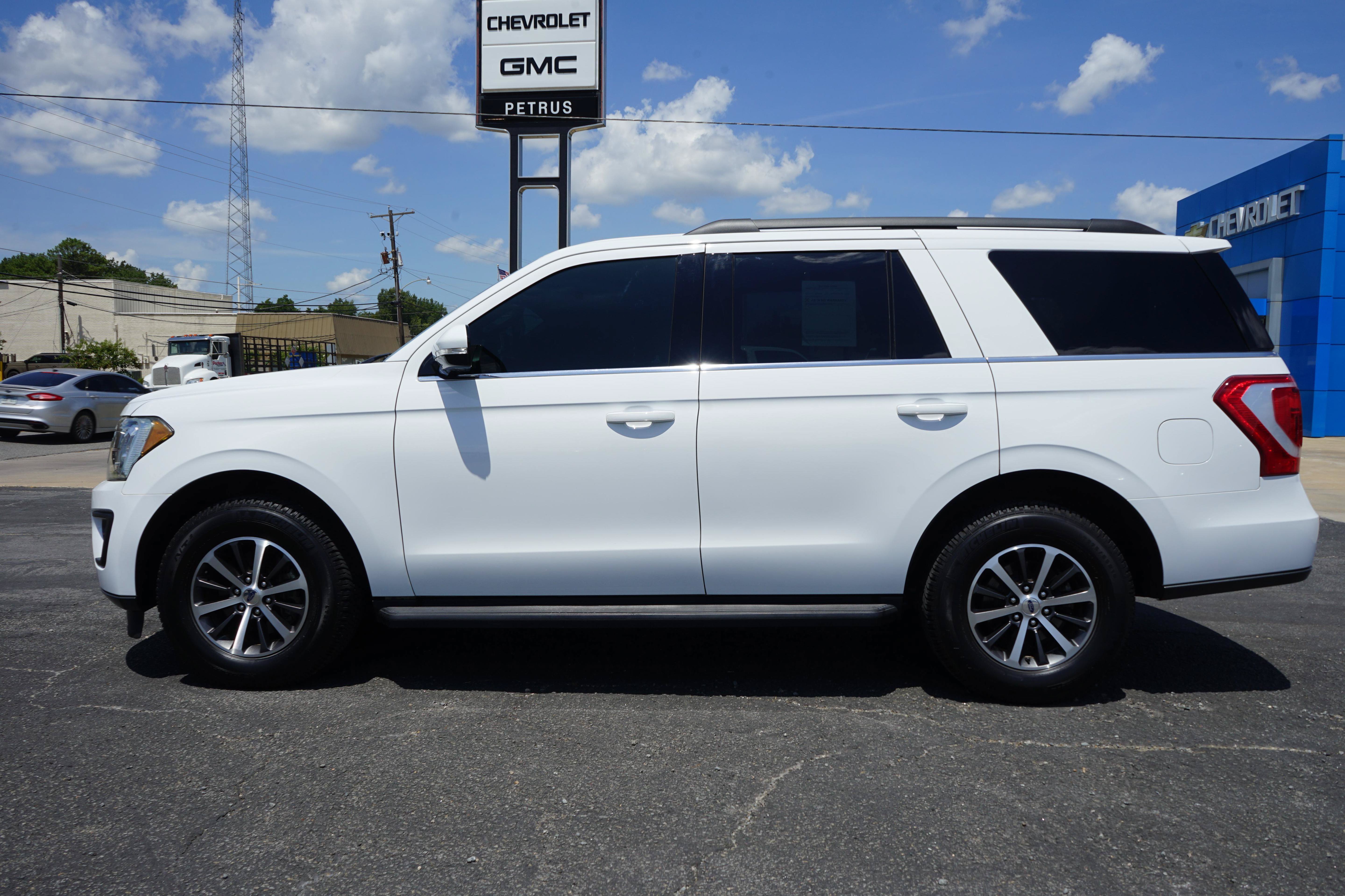 Used 2019 Ford Expedition XLT w/ Equipment Group 201A RWD image 2
