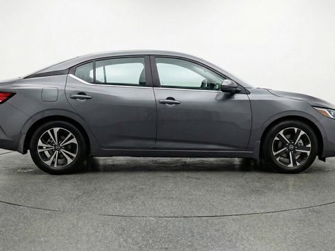 Used 2025 Nissan Sentra SV FWD image 11