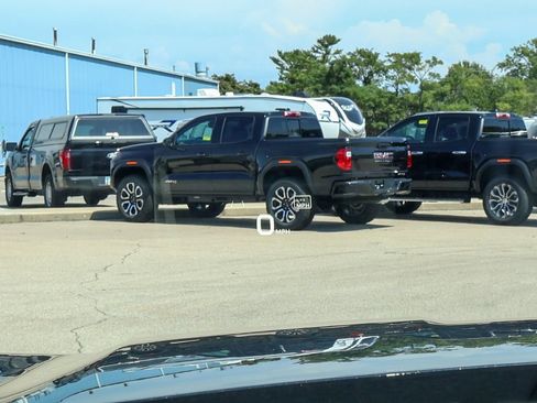 New 2027 GMC Acadia Denali Ultimate w/ LPO, Floor Liner Package AWD/4WD image 25