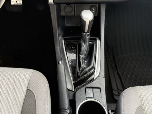 Used 2019 Toyota Corolla LE image 19