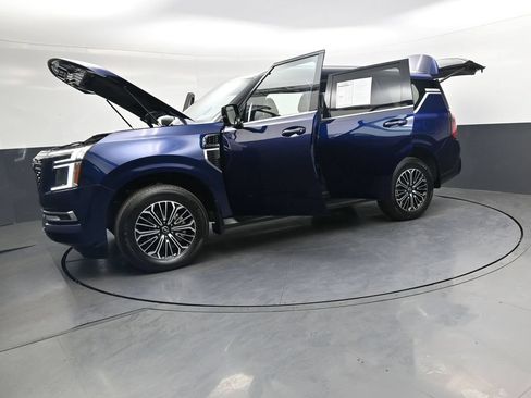 Used 2025 Nissan Armada SL AWD/4WD image 53