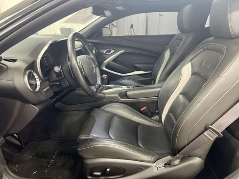 Used 2016 Chevrolet Camaro SS RWD image 21