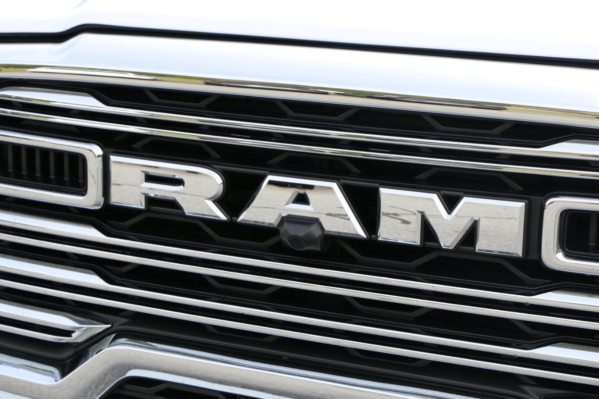 Used 2025 RAM 2500 Laramie AWD/4WD image 12