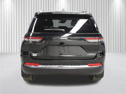 New 2026 Jeep Grand Cherokee Laredo image 4