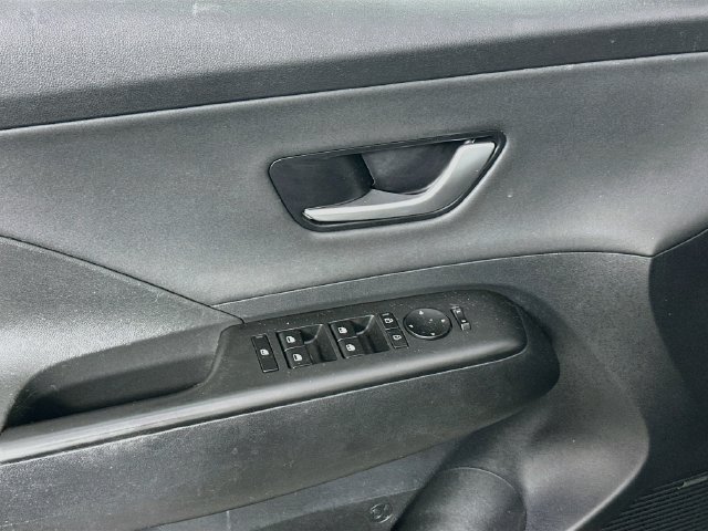 Used 2024 Hyundai Kona Limited AWD/4WD image 24