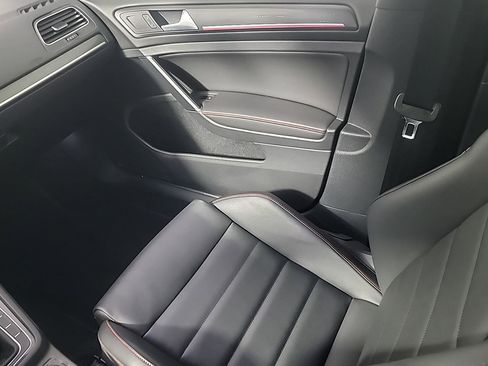 Used 2020 Volkswagen GTI SE image 21