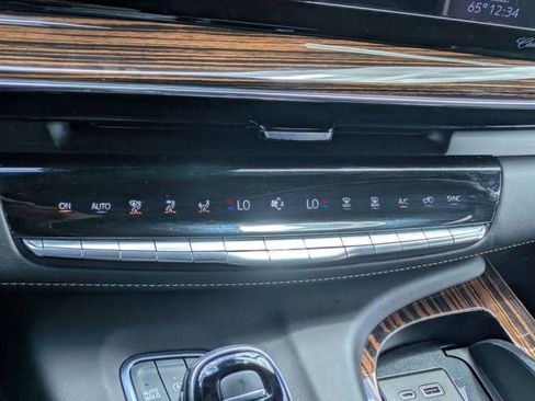 Used 2023 Cadillac Escalade Premium Luxury AWD/4WD image 24