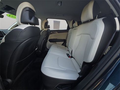 Used 2023 Kia Sportage EX image 12