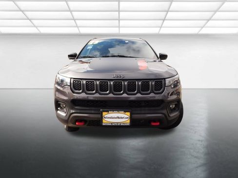 Used 2023 Jeep Compass Trailhawk image 3