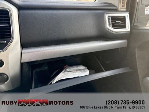Used 2018 Nissan Titan PRO-4X w/ Pro-4x Convenience Package image 16