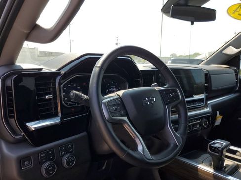 Used 2024 Chevrolet Silverado 1500 LT Trail Boss w/ LT Trail Boss Premium Package image 23