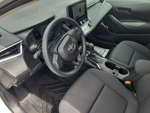 Used 2025 Toyota Corolla LE FWD image 14