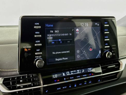 Certified 2023 Toyota Sienna XLE Woodland Edition AWD/4WD image 16