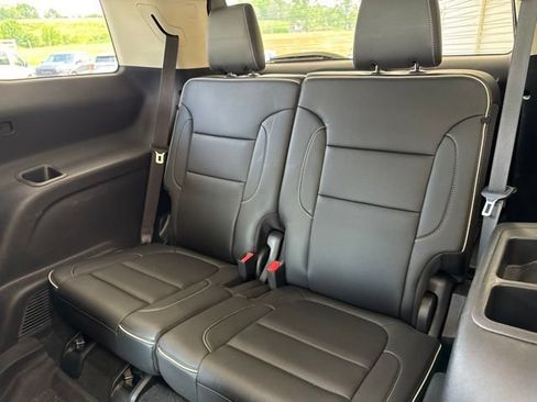 Used 2023 GMC Acadia Denali w/ Denali Technology Package AWD/4WD image 33