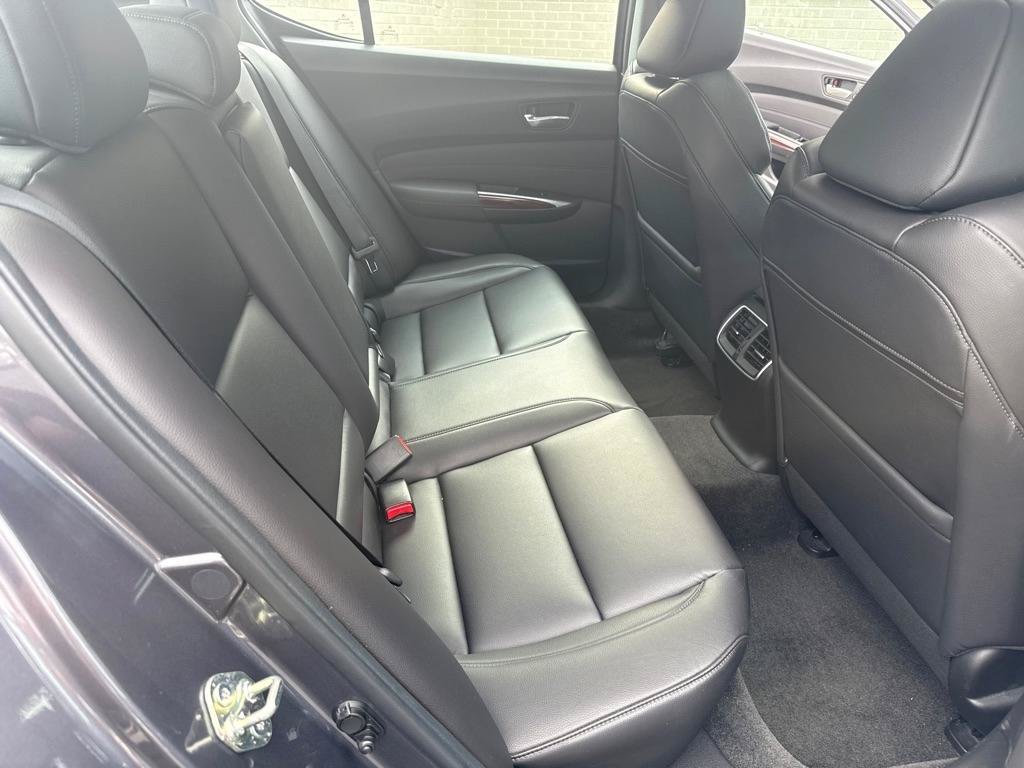 Used 2017 Acura TLX FWD image 15