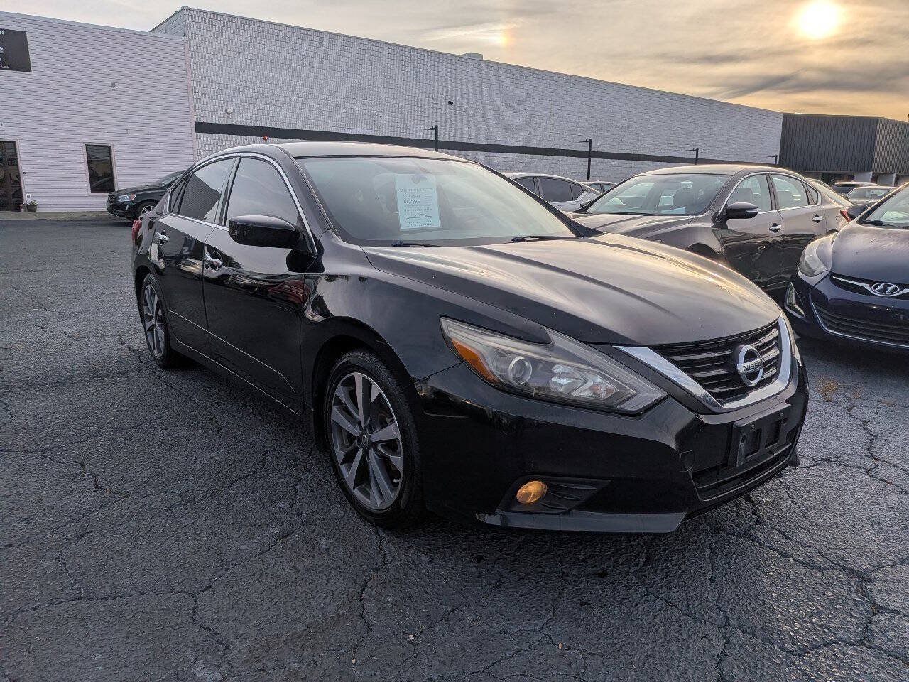 Used 2016 Nissan Altima 2.5 SR FWD image 10