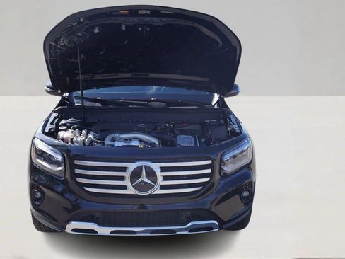 Used 2026 Mercedes-Benz GLB 250 4MATIC image 9