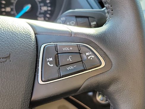 Used 2019 Ford Escape Titanium image 25