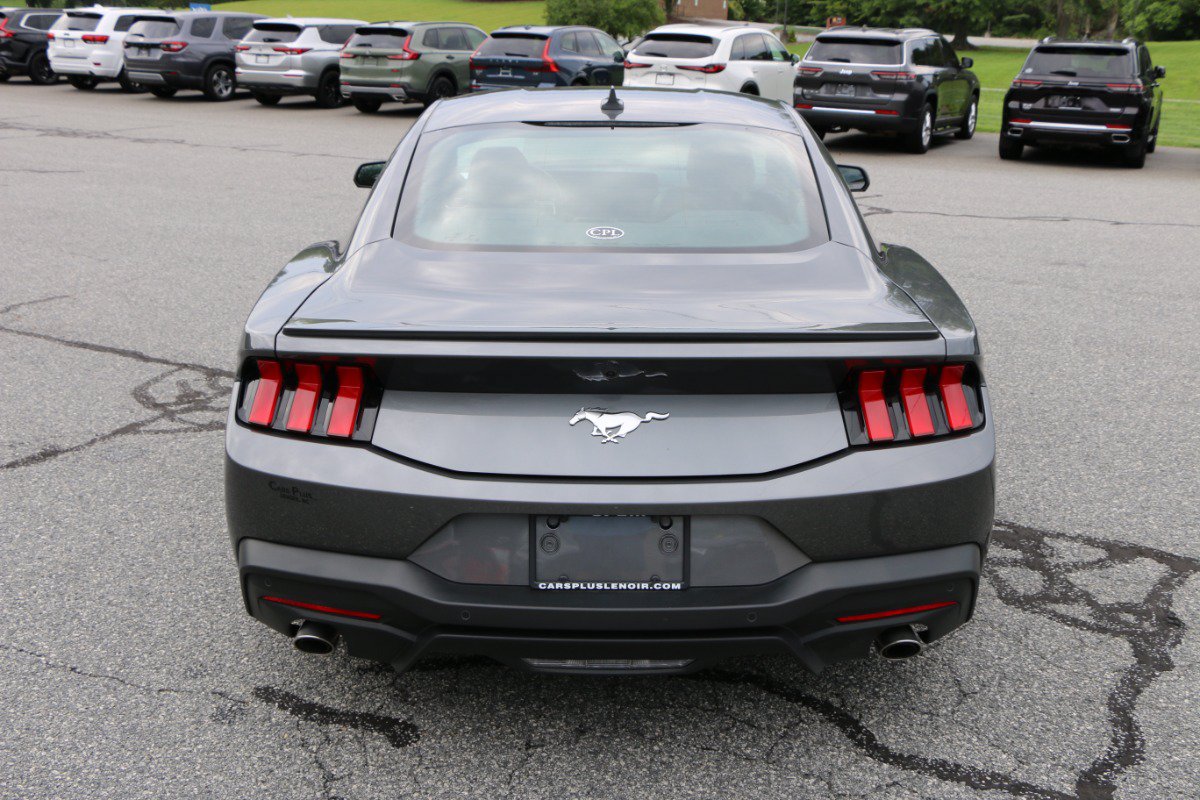 Used 2024 Ford Mustang Premium RWD image 4