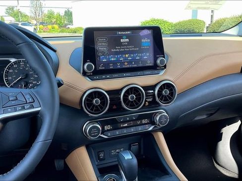 Used 2025 Nissan Sentra SV w/ SV Premium Package image 7