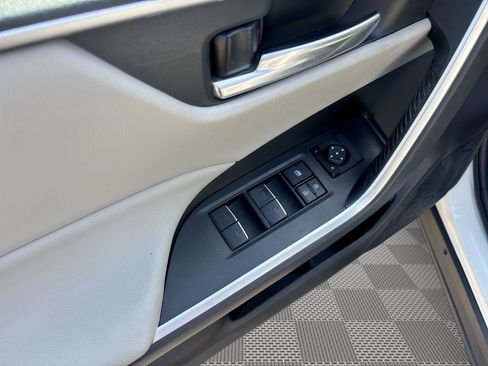 Used 2022 Toyota RAV4 XLE Premium AWD/4WD image 15